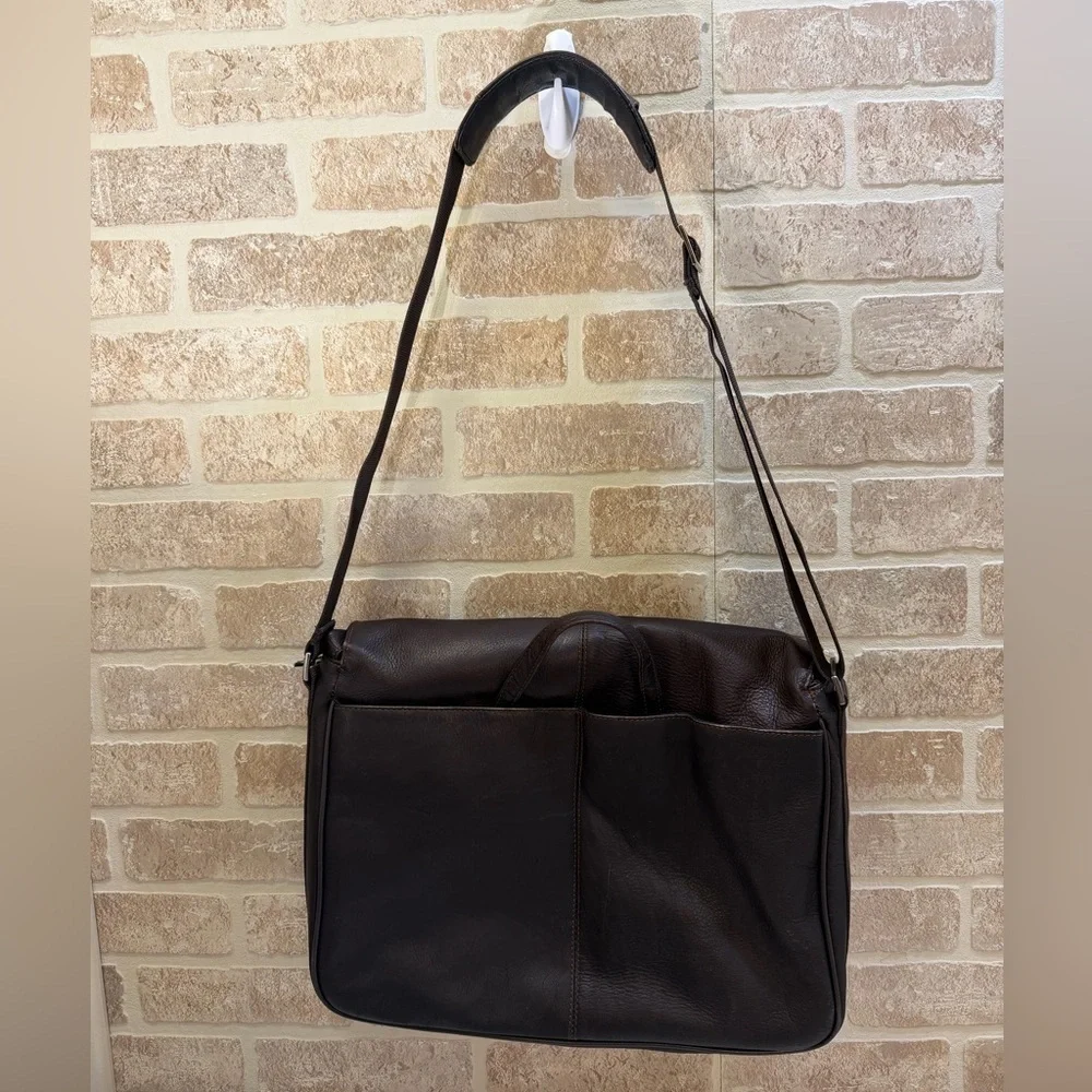 KENNETH COLE REACTION COLOMBIAN LEATHER CROSSBODY MESSENGER BAG